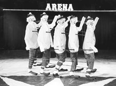 Cirkus Arena g�ster Grenaa med dette �rs forestilling �Rumrejsen 2001� mandag den 4. juni 2001