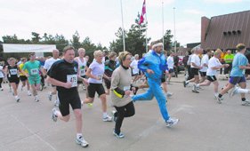 Starten af Grenaa Løbet 2001 (1 af 2)