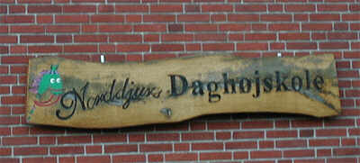 skole.jpg (13782 bytes)