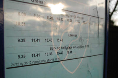 Busstop4.jpg (13853 bytes)