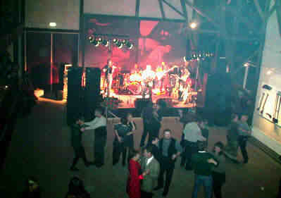 dansa.jpg (11074 bytes)