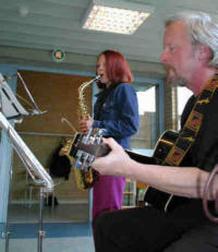 Guitar-Sax.jpg (11964 bytes)