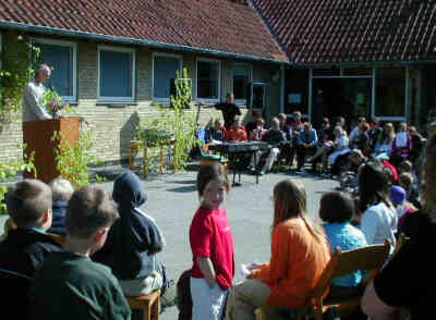 tale.jpg (17370 bytes)