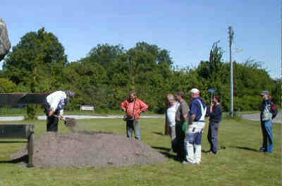 Carlson graver-400.jpg (11918 bytes)