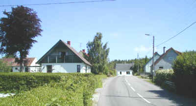 Hemmed.jpg (10794 bytes)