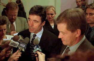 Anders-Fogh-Rasmussen.jpg (18606 bytes)