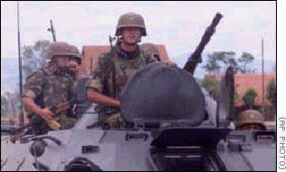 Nato-soldater.jpg (16416 bytes)