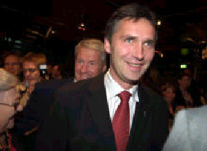 Stoltenberg-i-nederlag.jpg (17068 bytes)