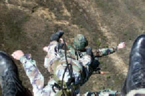 Tropper.jpg (18343 bytes)