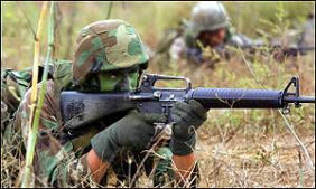 Marine-soldater.jpg (18134 bytes)