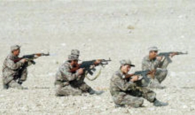 29okt_USA_base_afghan_400.jpg (30055 bytes)