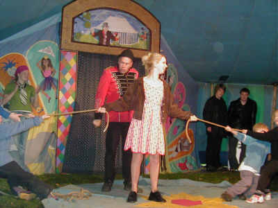 Cirkus-01.jpg (18106 bytes)