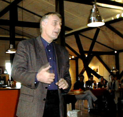 15nov_damkristensen_400.jpg (33361 bytes)