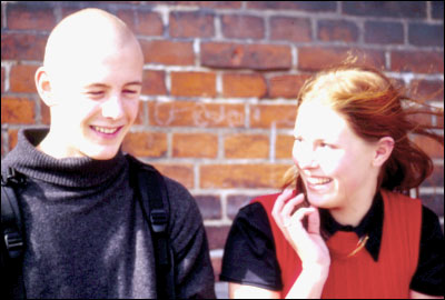 Fremtidsbroens-forside.jpg (29012 bytes)