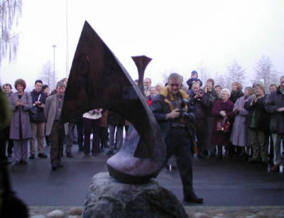 Bagfra.jpg (18104 bytes)