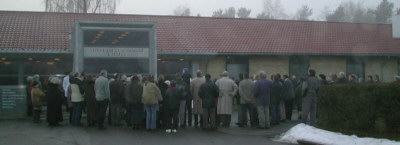 Folk.jpg (16572 bytes)