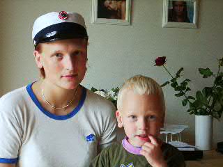 Louise-og-Kim-006.jpg (13338 bytes)