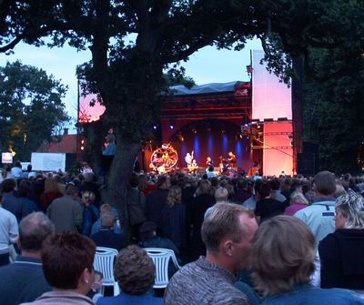 lilholt.JPG (32539 bytes)