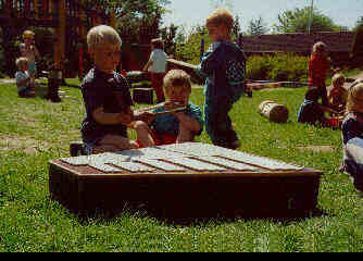 LYDLEG1.jpg (32768 bytes)