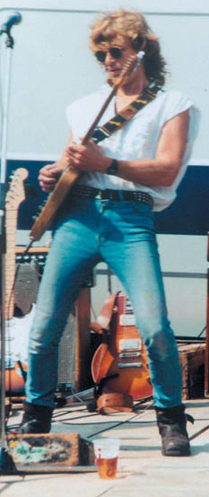 rock!.jpg (34454 bytes)