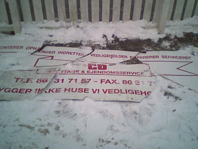 skilte3.jpg (18113 bytes)