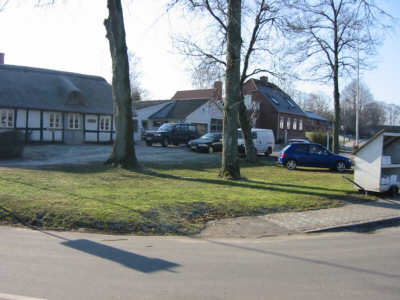 Byjord-400.jpg (18278 bytes)